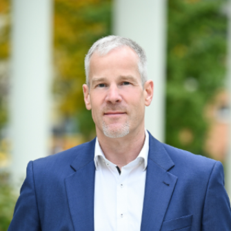Oliver Förste - Pharma Interim MD | Supply Chain · Tender · BD