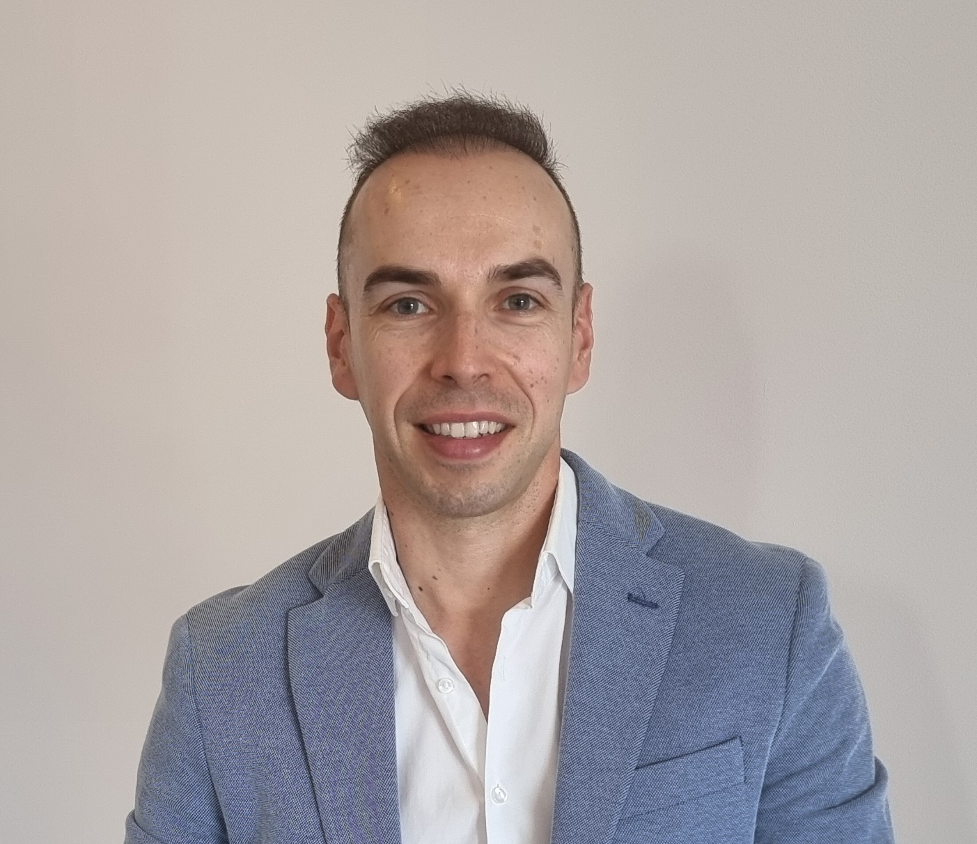 Iván  - Consultor IA, automatizaciones y análisis de datos