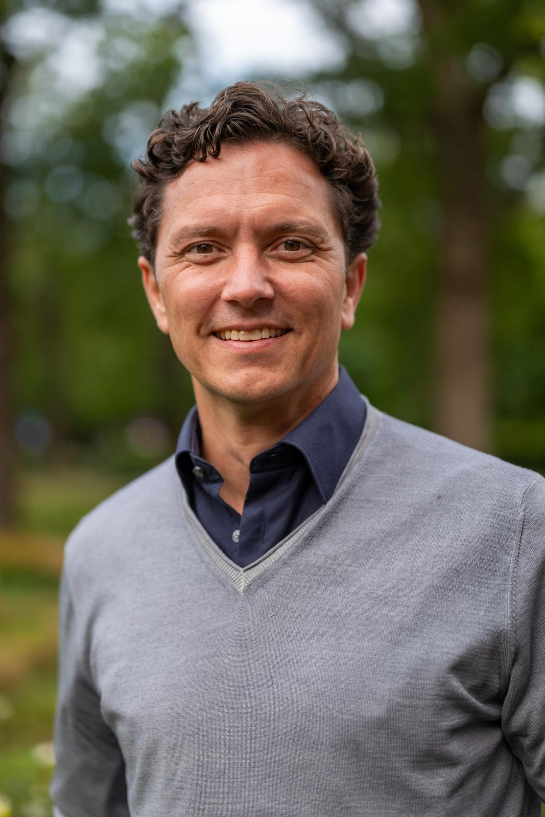 Erik  - Management consulting