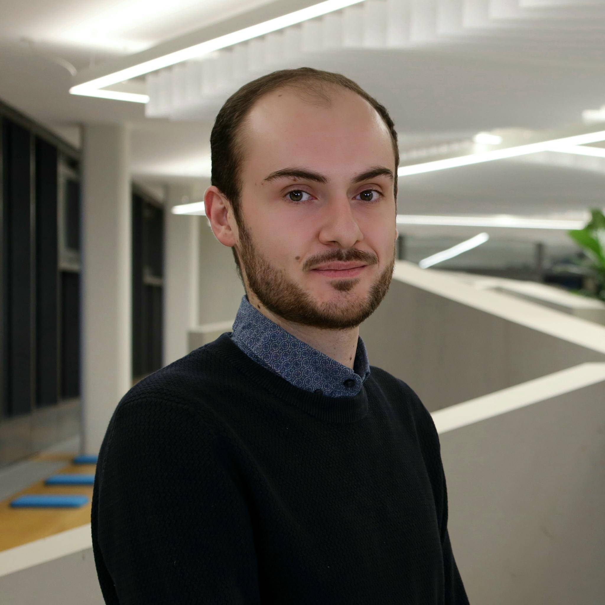 Simon H. - Consultant Data & BI | Gouvernance | Industrie