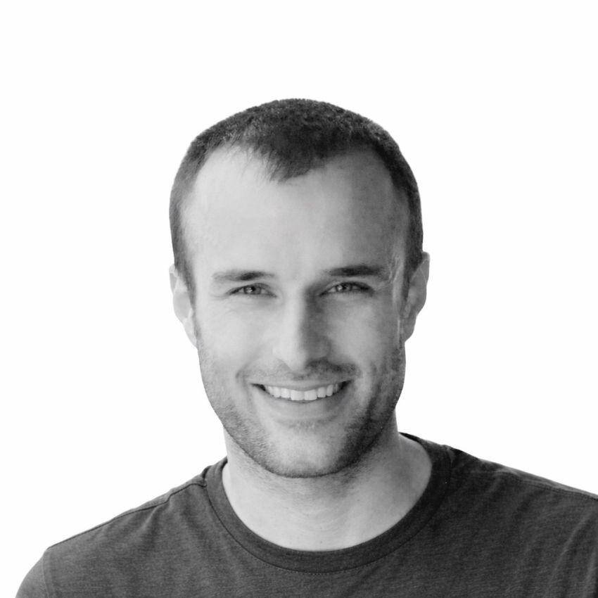 Álvaro P. - Ghostwriter: LinkedIn, Discursos y Libros +17 años