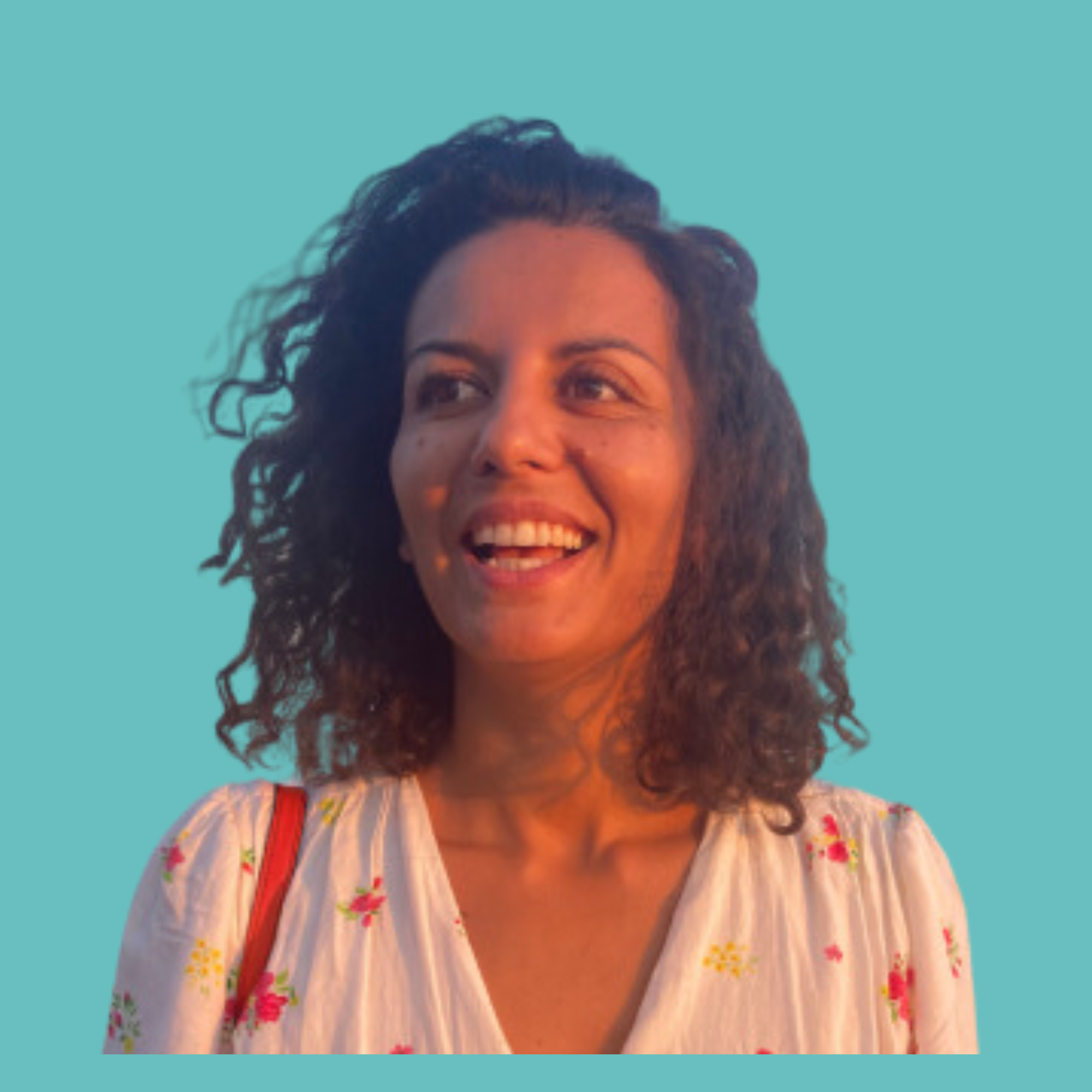 Amel O. - Community Manager - Rédactrice Web SEO