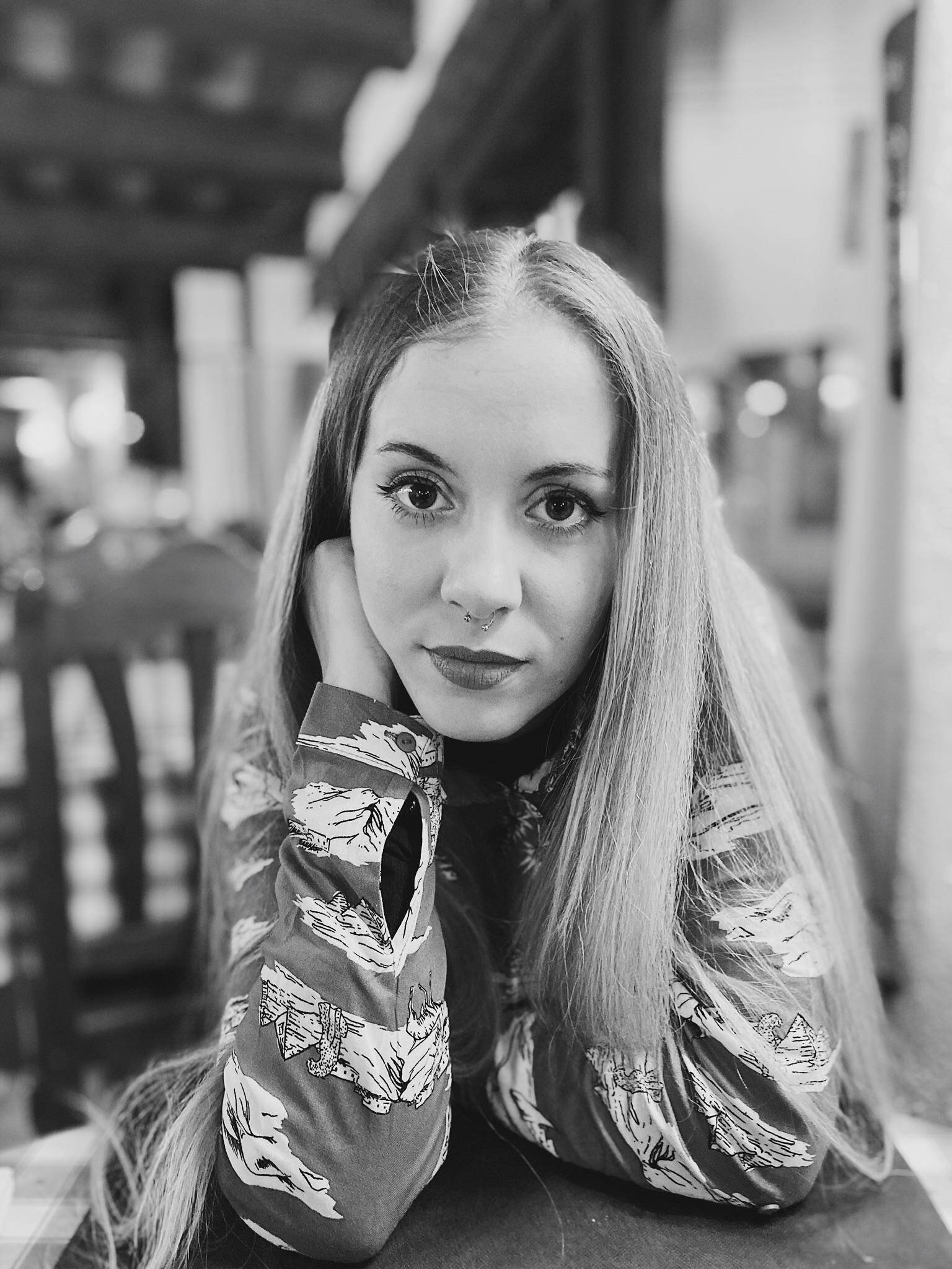 Astrid Martinez Garcia - Diseño gráfico, branding, UX-UI, ilustración