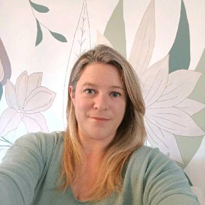 Flavie  - Administrative and Sales Assistant