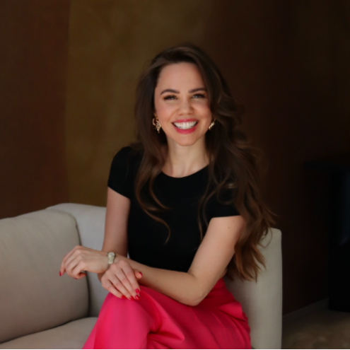 Vera  - Social Media & Marketing Expert