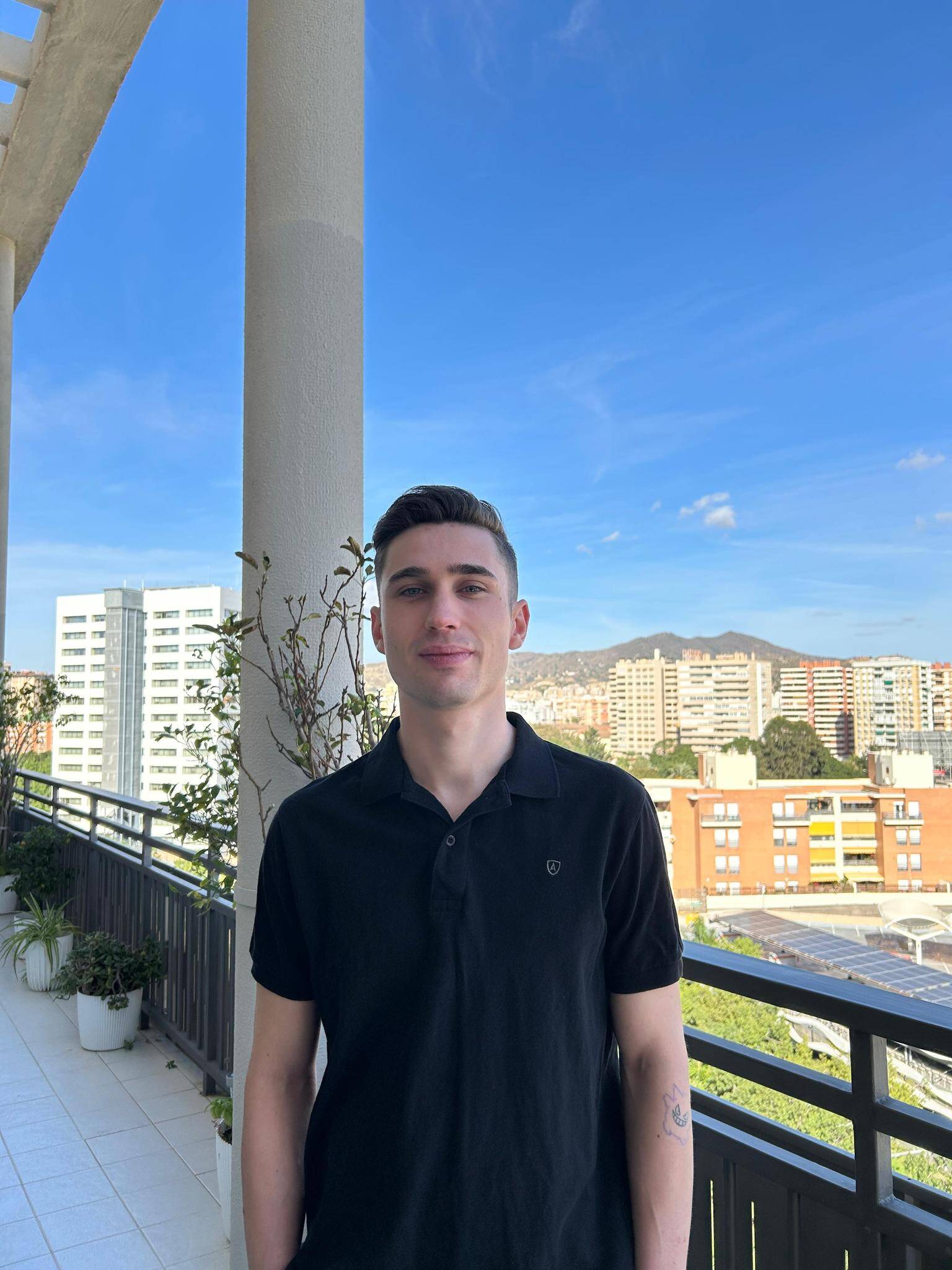 Adrián Martín Flores - Desarrollador De Aplicaciones Multiplataforma