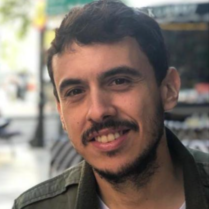 Álvaro González - Copywriter y Profesor de Política Internacional