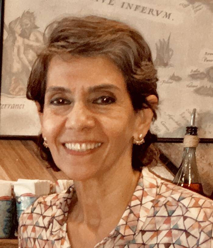Amparo  - Escritora. "Creación, edición de textos con valor"