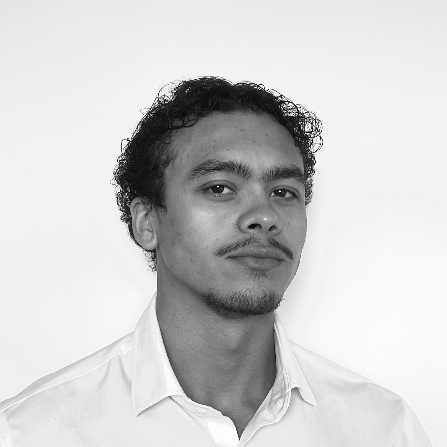 Enzo Ponge - SOCIAL MEDIA MANAGER / CHEF DE PROJET SOCIAL MEDIA