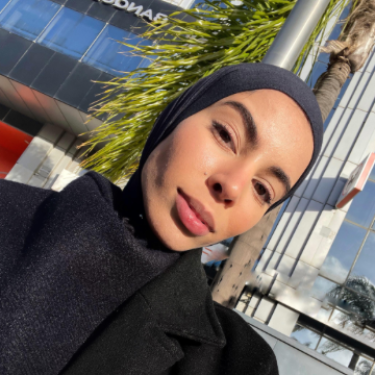 Fadoua J. - Experte Zoho | Intégration & Automatisation