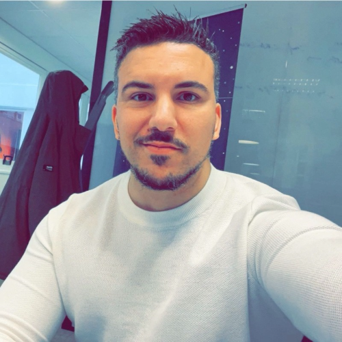 Nassim B.