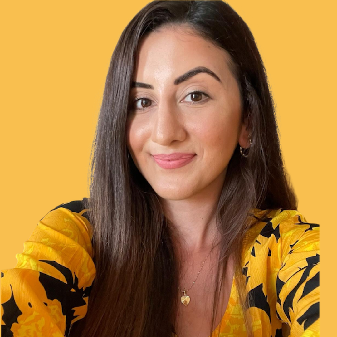 Almina Budak - Community manager, créatrice de contenu, coach 