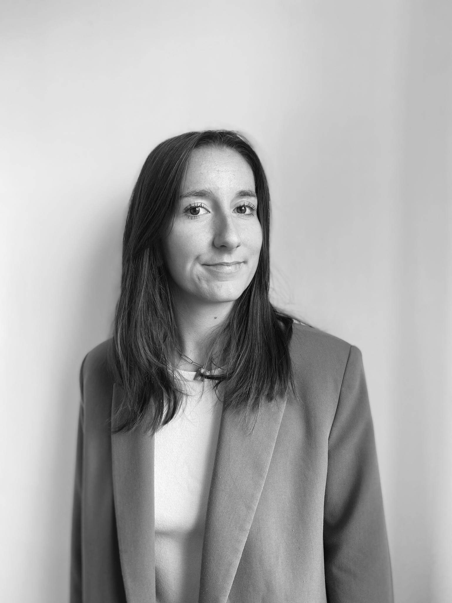 Helena Dubois - Export Product Merchandiser