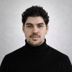 Christian  - DE/ES/EN Support / Reservations