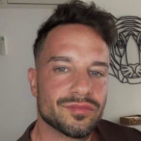 Vicente Marín Blanco - FILMMAKER & SOCIAL MEDIA MANAGER