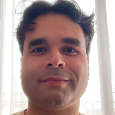 Julio Sosa - Freelance Developer & Creative Consultant