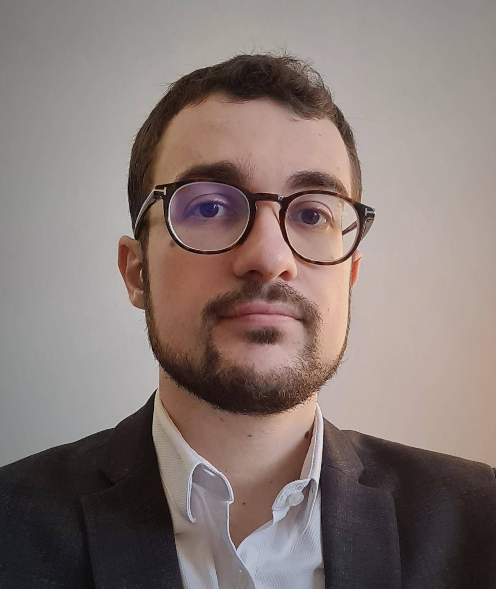 Raphaël  - Tax lawyer