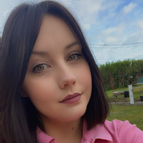 Angélique Atry - assistante administrative