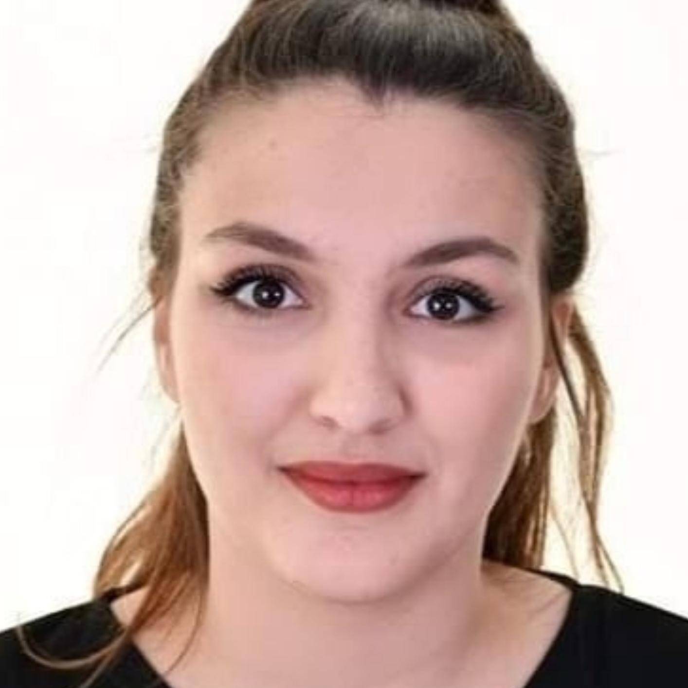 Melissa Becha - Community manager 