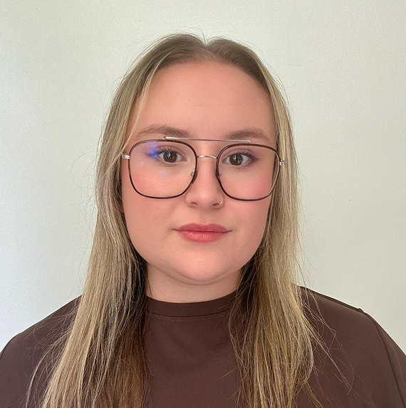Jeanne Etourneux - UX Research & CX Strategist