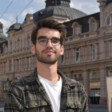 Tobias  - Freelance Translator