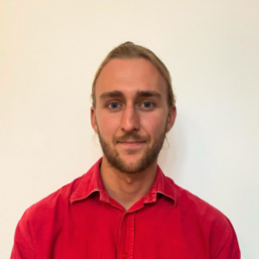 Baptiste Larrouy - Product Data Analyst | Product Builder | AI