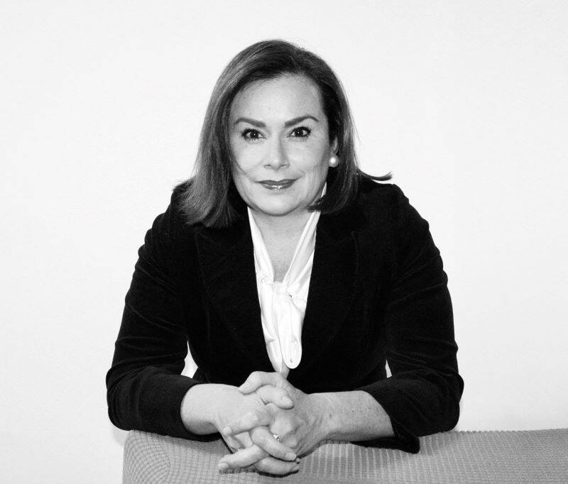 Yasmina  - Profesional especializada en servicios de arquitec