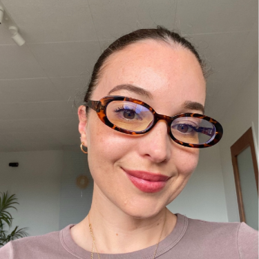 Evelyn Arielle Verhezen - Social Media Content Creator