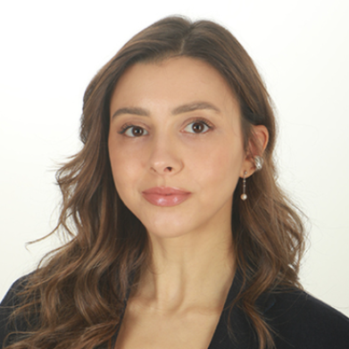 Martina Caridi - Associate | MBA candidate