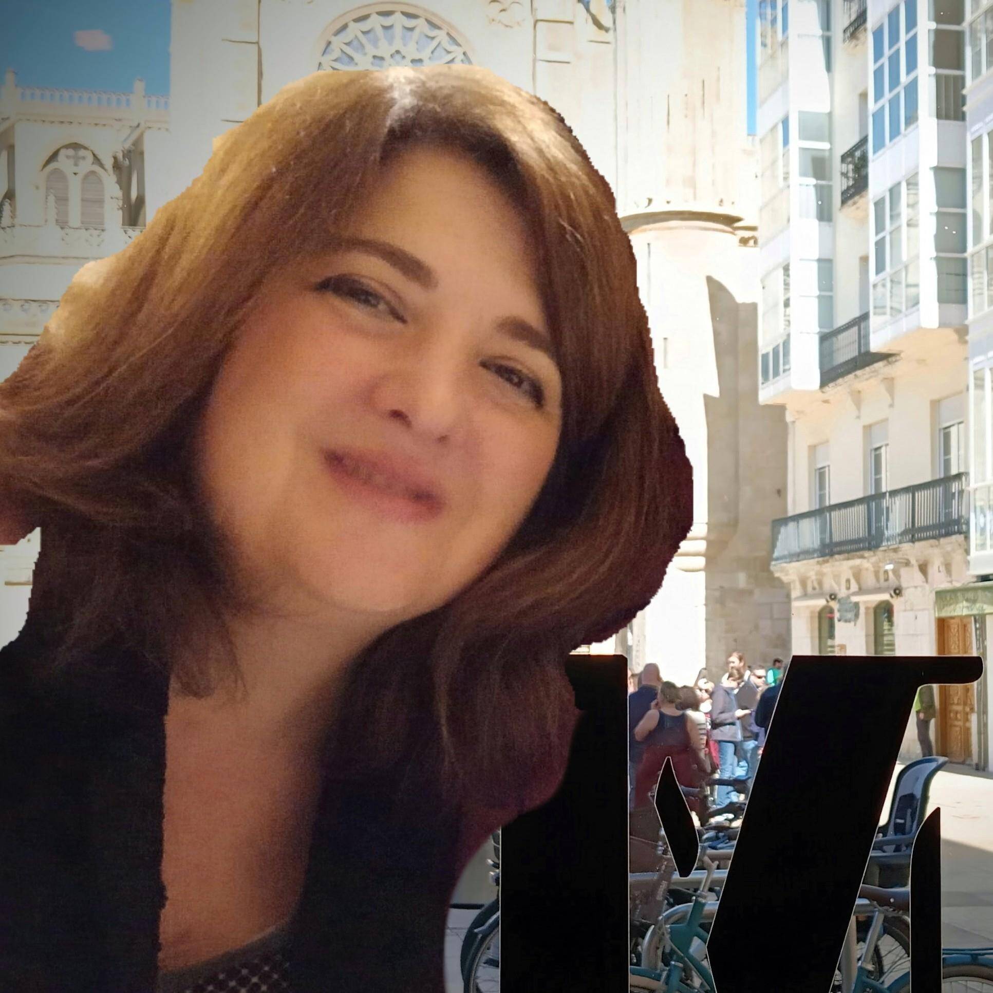 Elena  - Economist, Controller and Financial Analyst