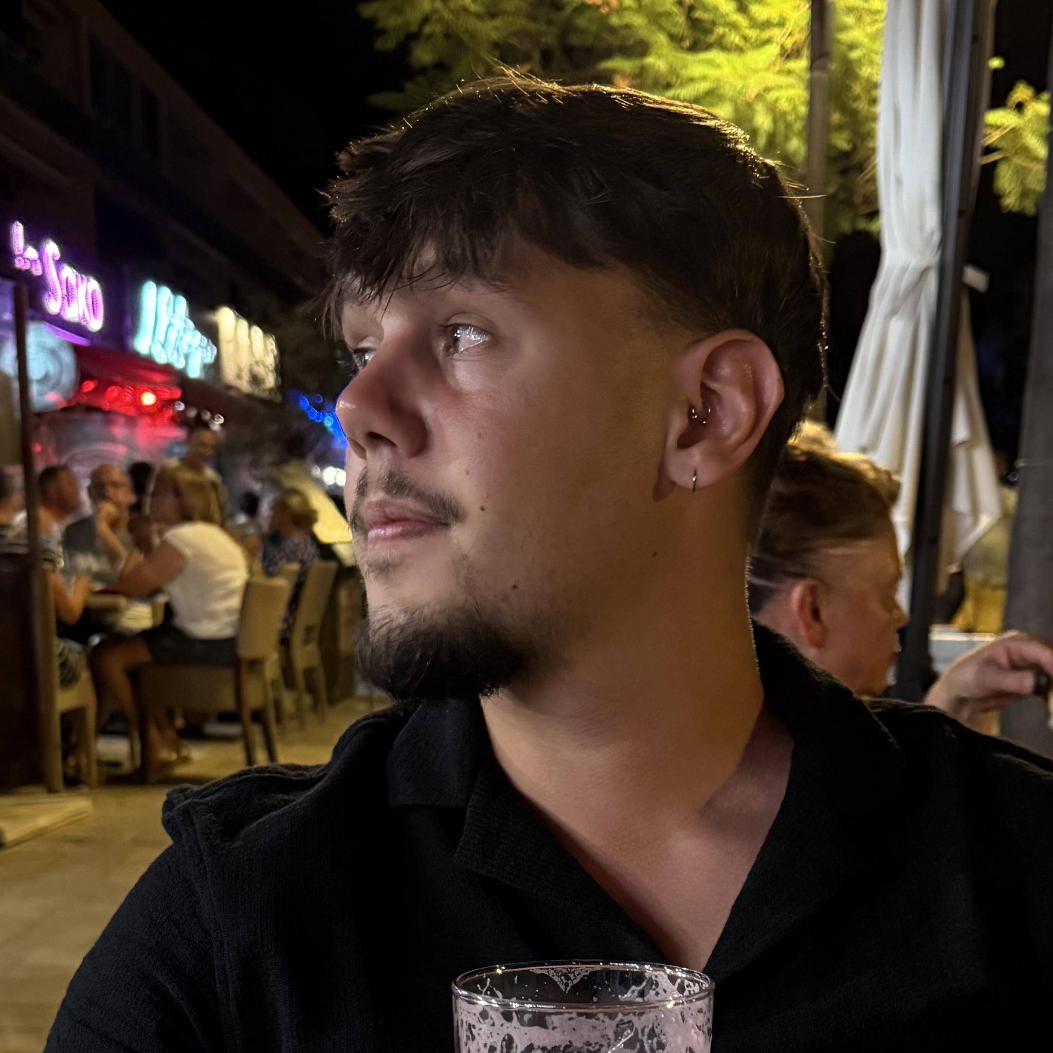 Louis  - Concepteur d’automatisation assistée par l’Ia