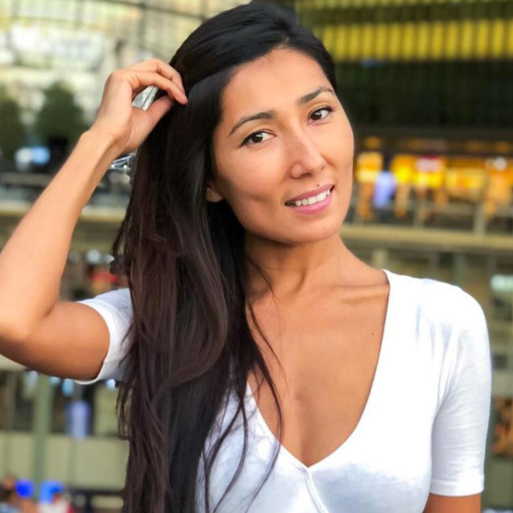 Lana H.