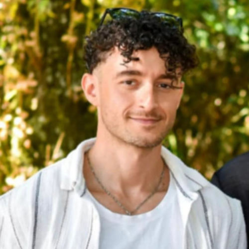Antoine Bernier - DESIGNER GRAPHIQUE / COMMUNITY MANAGER