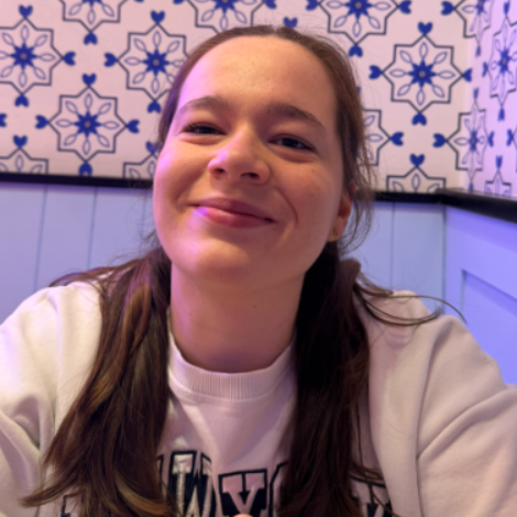 Jolien L. - Video Editor & International Theatre Journalist