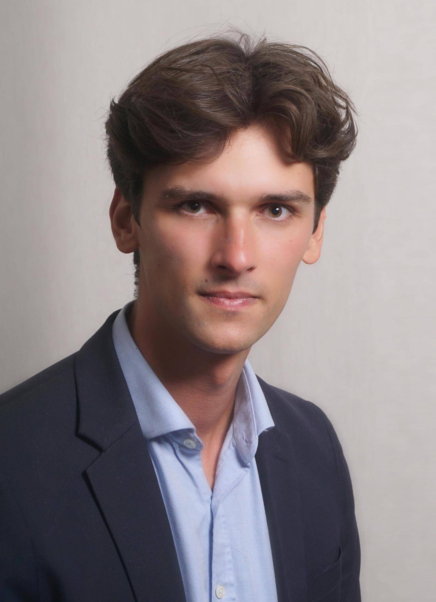 Simon S. - Conseil en M&A, levées de fonds et stratégie