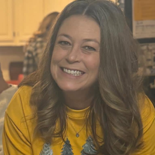 Lindsay Biere - OFFICE MANAGER