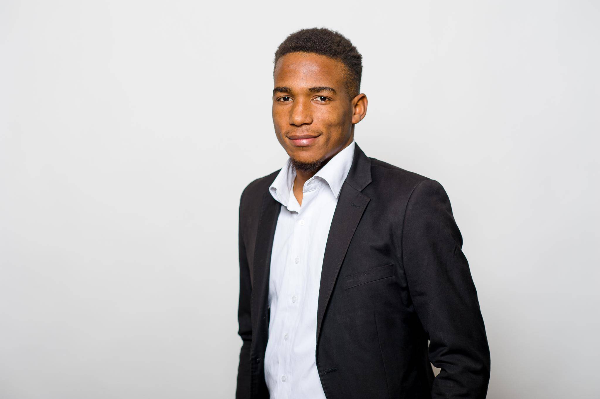 Leslie Valere Oumbe Kako - Auditeur Financier senior