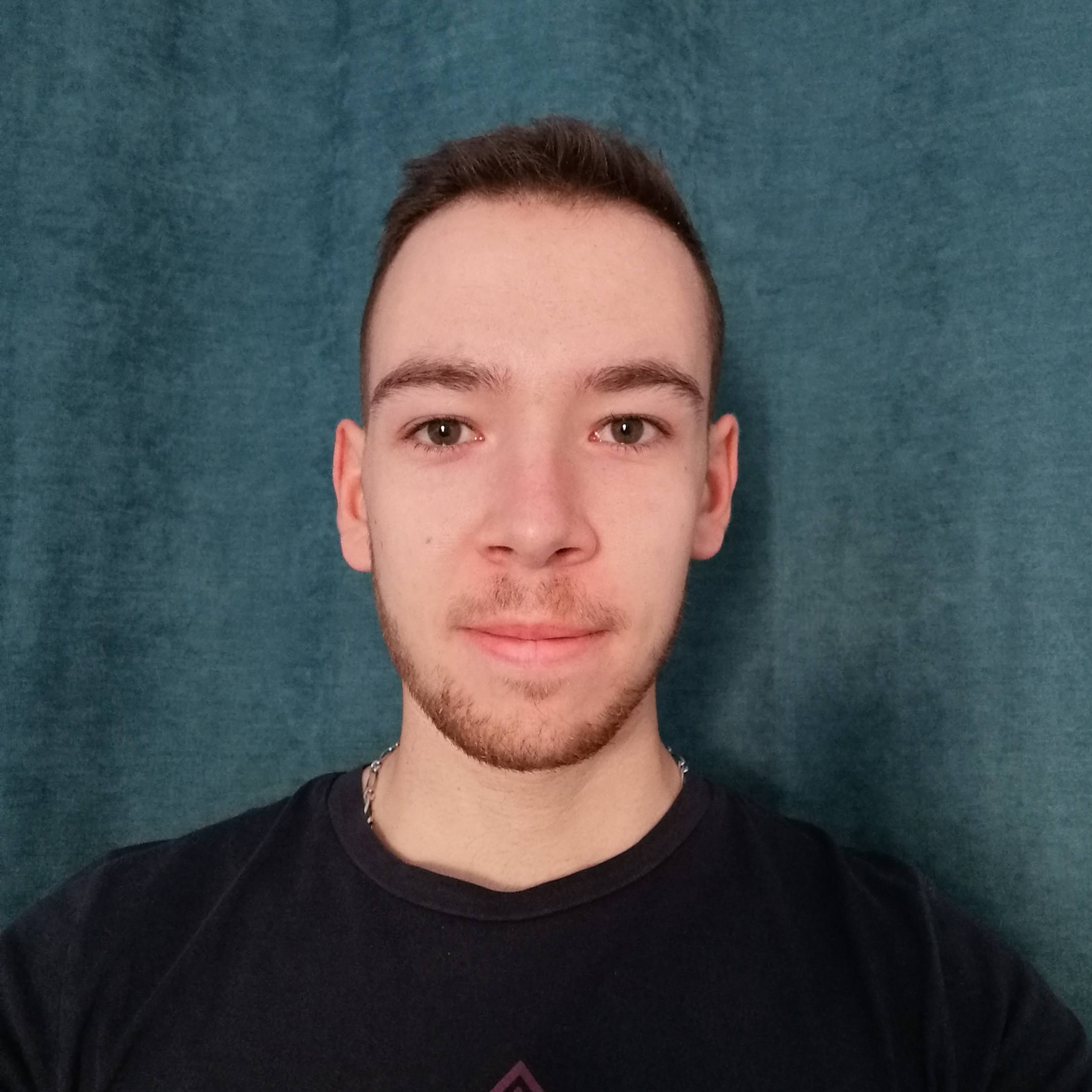 Tom Rivoire - Développeur Applications (mobile desktop embarqué)