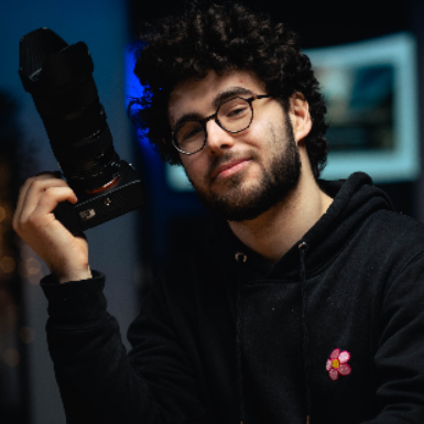 Théo Lebarbier - Vidéaste - Cadreur Monteur vidéo & Motion designer