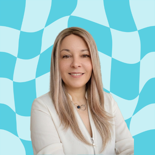 Aurore M. - Stratégie digitale | Web • LinkedIn • Insta