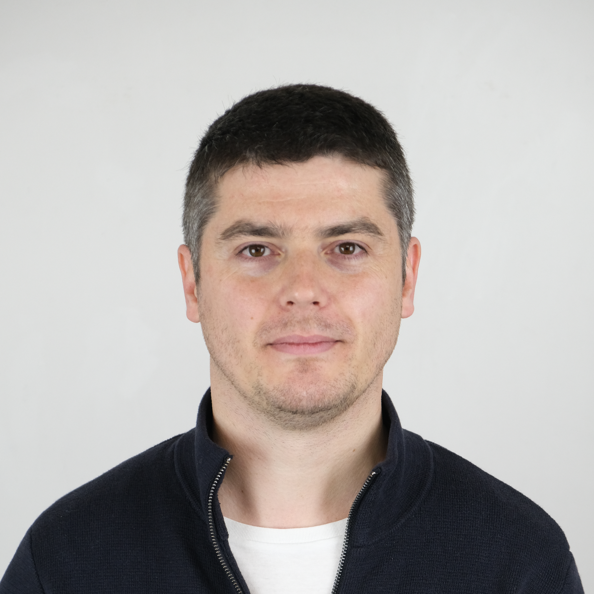 Ymer Bruti - Senior Product Designer with PM background