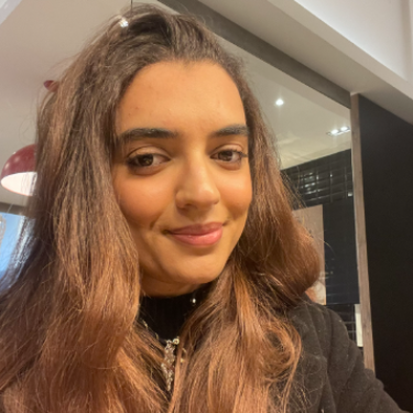 Eya Bouthemna - Juriste Droit Public des affaires
