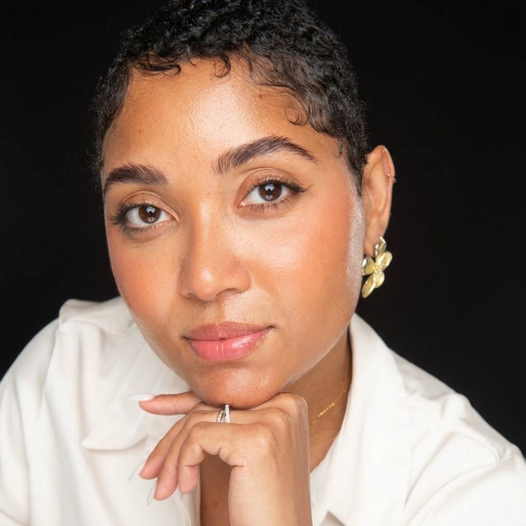Angelica B. - Business developer |  Account Manager 