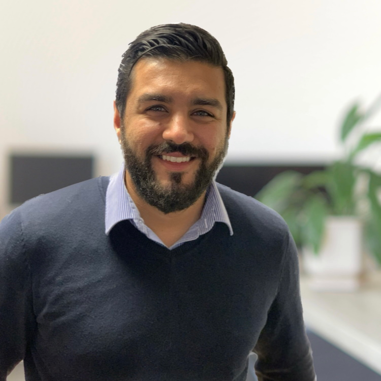 Amir  - Microsoft System engineering