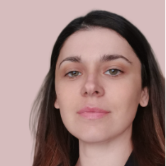 Adriana Airinei - UI/UX Designer, Strategic Website & Product Design