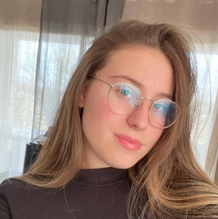 Léa Cellier - Créatrice de contenus UGC