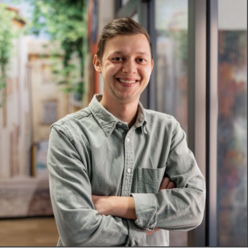 Lukas L.