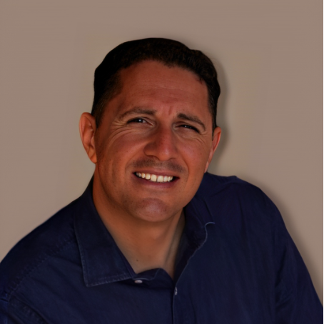 Chris Papadakis - Fractional COO & Strategy Advisor