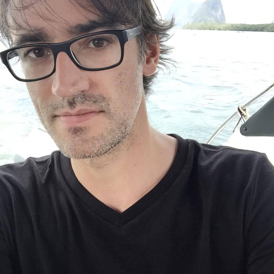 Thomas Eyssartier - Directeur Artistique & Graphiste Freelance