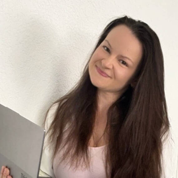 Viktoria Noch - UGC Creator | Content Creator